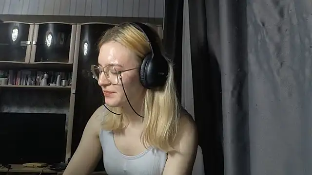 Živá chatovací místnost Adelinetre