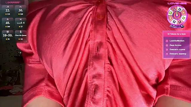 Show modela RedKittySquirrel na web-kameri
