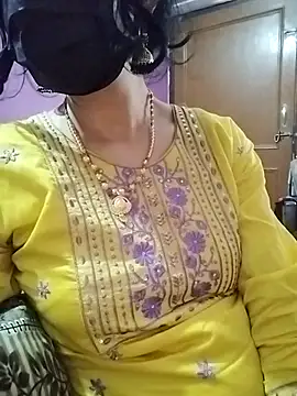 kiaraqueen7 XXX чат на живо