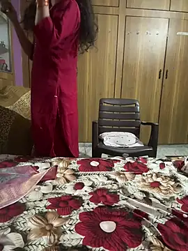 kiaraqueen7 在線直播表演