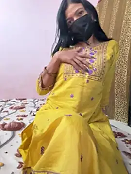 Show modela kiaraqueen7 na web-kameri