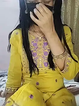 kiaraqueen7 Show in webcam
