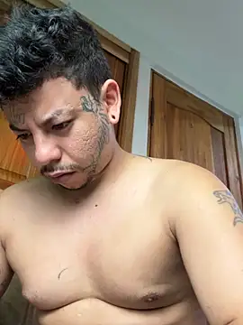 Show modela LujuriaINK na web-kameri