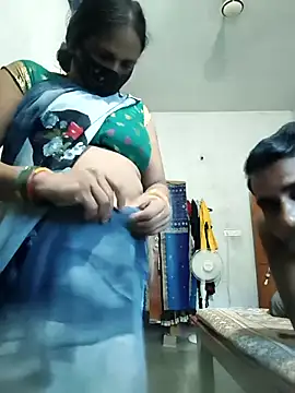 Show de COUPLE-ROMANCES na webcam