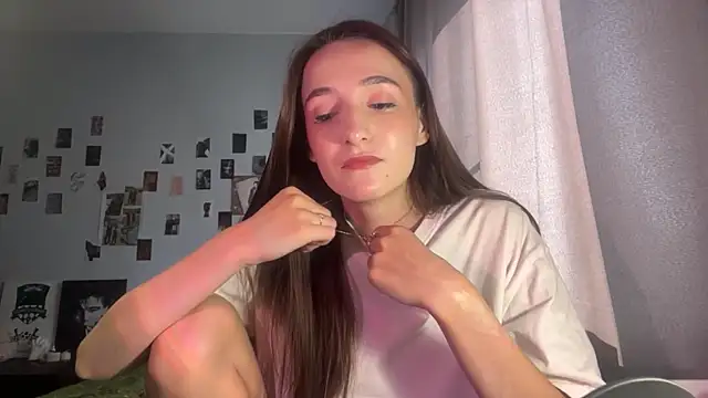 MerilynPlentyn Webbikameraesitys