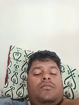 Pokazy przed kamerką – yourmlll