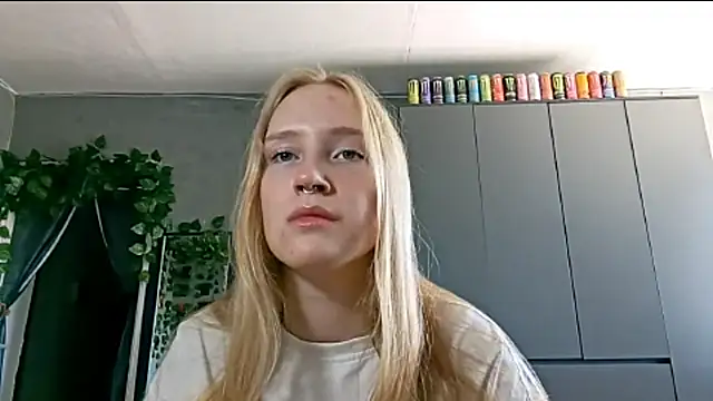 Mia_Azartn Webbikameraesitys