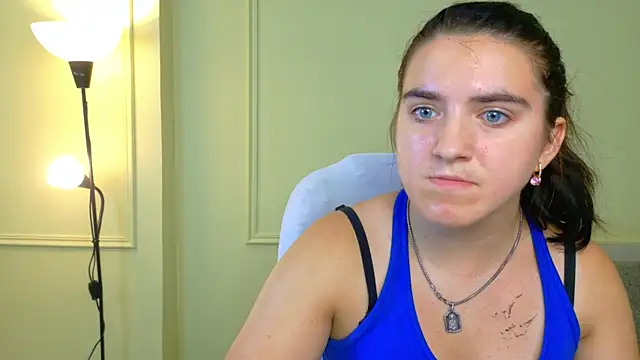 Show modela AnnaKimburli na web-kameri