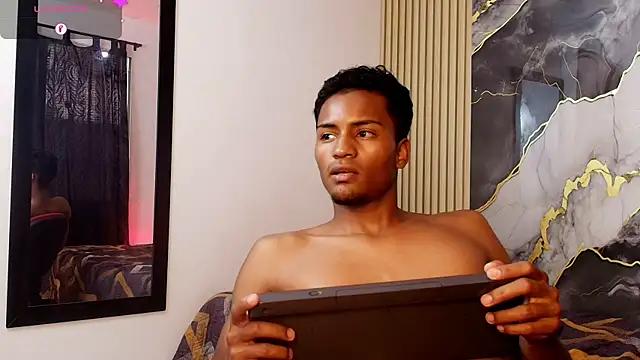 Leon__Blackn Webbikameraesitys