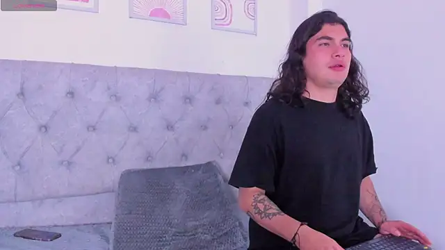 חדר צ'אט בשידור חי של legacy_lounge