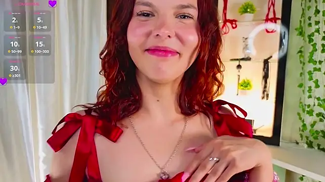 PollyHiller1 Show in webcam