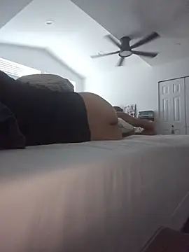 Pokazy przed kamerką – bigGirth4u