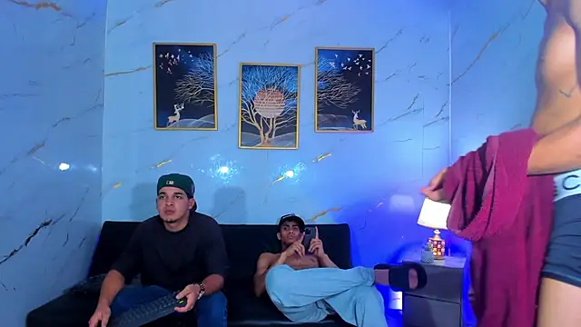 Pokazy przed kamerką – BOYS_IN_THE_EMPIRE