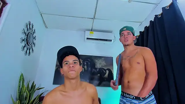 BOYS_IN_THE_EMPIRE webcam show