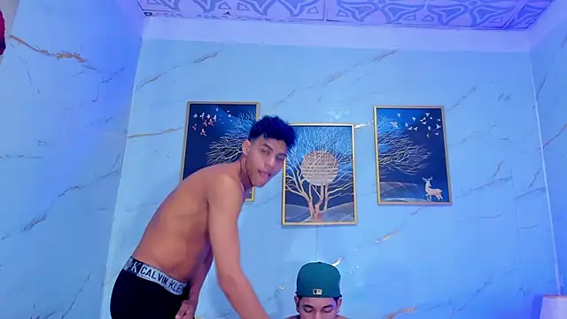 Pokazy przed kamerką – BOYS_IN_THE_EMPIRE