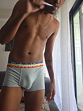 Hugetoolnick Show in webcam