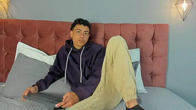 Lois_stone webkamerás műsora