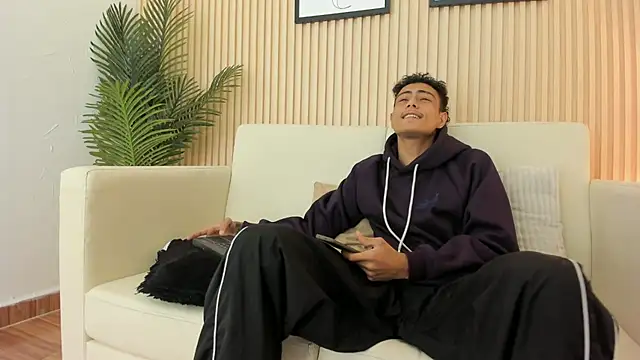 Chat +18 de Lois_stone ao vivo