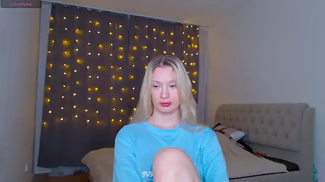 heyblondy Adlı Modelin Canlı XXX Sohbeti