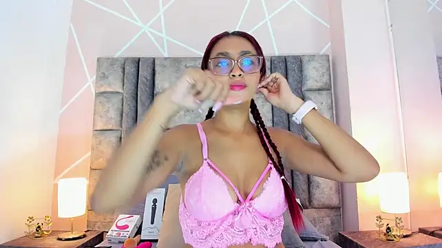 Nahomy-hott élő XXX-chatje