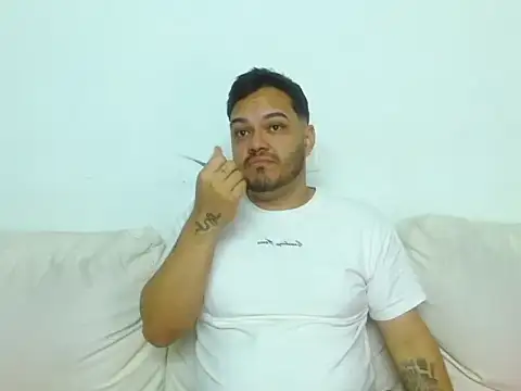 Show modela Alejandro-gl na web-kameri