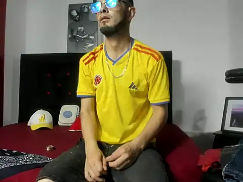 mark_splinter09: διαδικτυακό σόου στην κάμερα