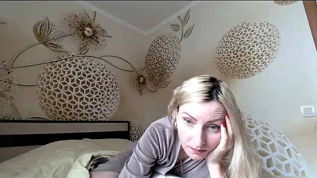 Yourrealgirl Webcam-Show