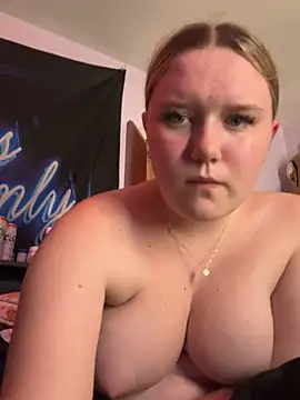itssmequinn's Webcam Show
