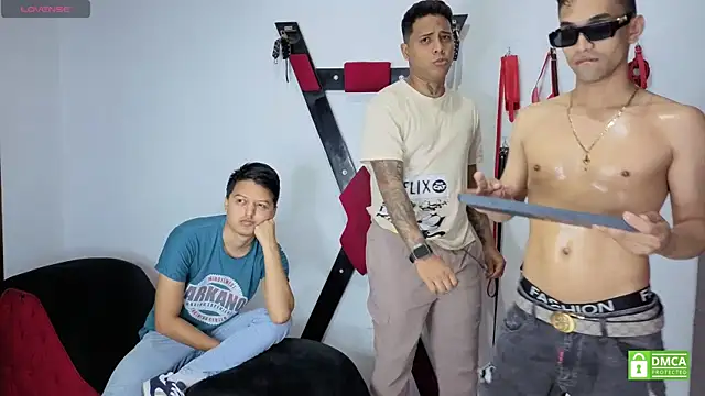 EliteBoysLive Pertunjukan Webcam
