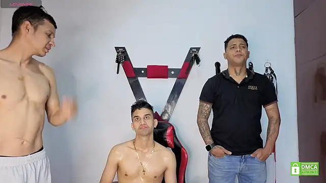 EliteBoysLive: διαδικτυακό σόου στην κάμερα