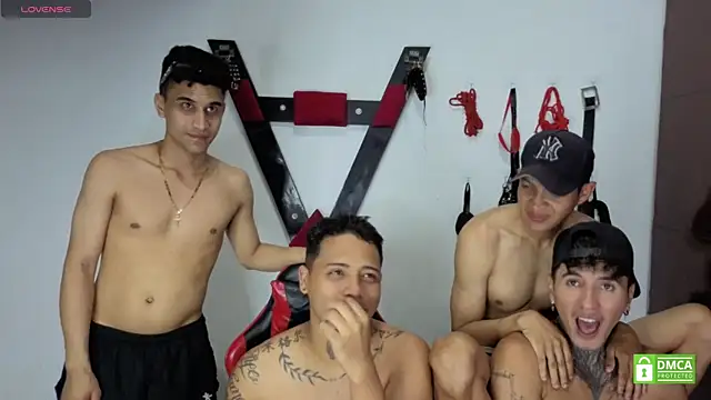 Show modela EliteBoysLive na web-kameri