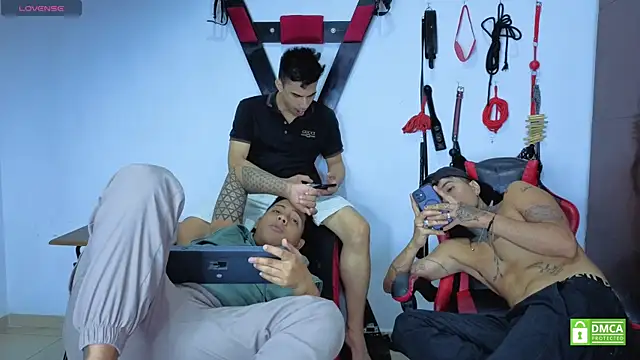 EliteBoysLive Pertunjukan Webcam
