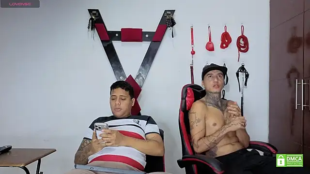 EliteBoysLive Pertunjukan Webcam