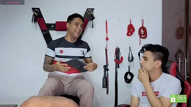Pertunjukan Kamera Web EliteBoysLive