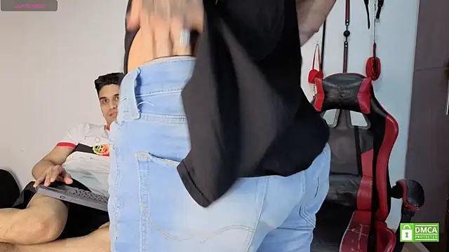 EliteBoysLiven Webbikameraesitys