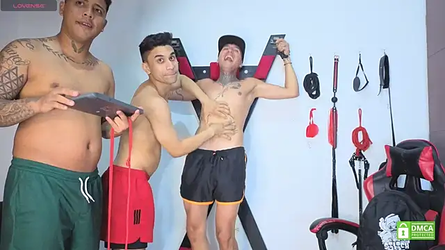 Show modela EliteBoysLive na web-kameri