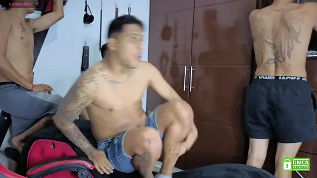 EliteBoysLiven Webbikameraesitys