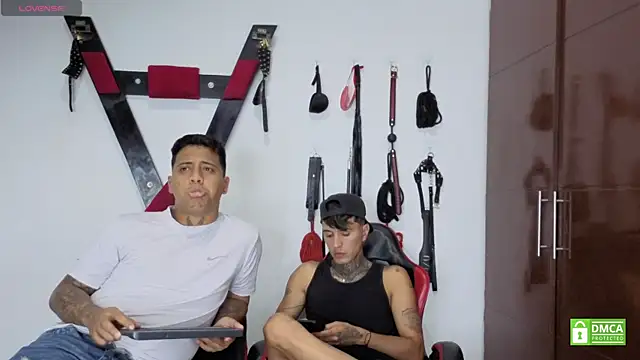 Show modela EliteBoysLive na web-kameri