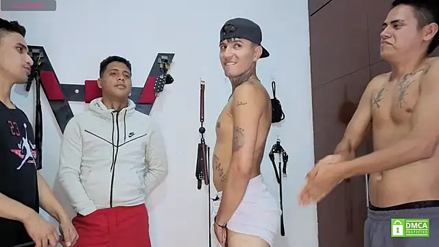 EliteBoysLiven Webbikameraesitys