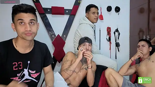 Pertunjukan Kamera Web EliteBoysLive