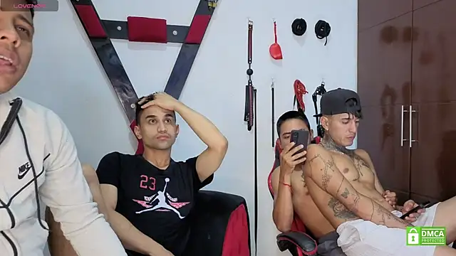 Pertunjukan Kamera Web EliteBoysLive