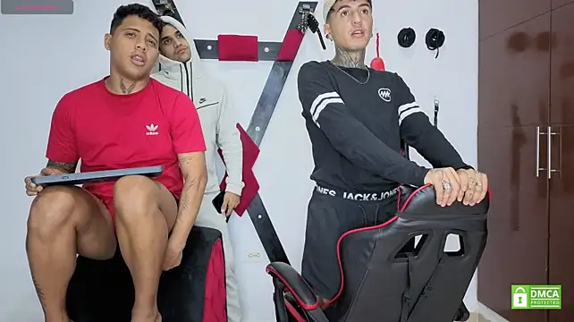 EliteBoysLive Webcam-Show