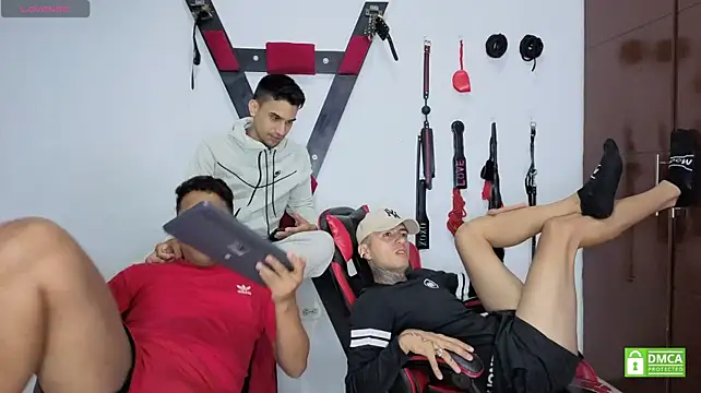 הופעת וובקאם של EliteBoysLive