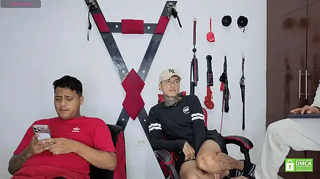 Pokazy przed kamerką – EliteBoysLive
