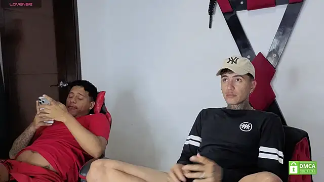 EliteBoysLive: διαδικτυακό σόου στην κάμερα