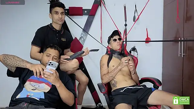EliteBoysLive Pertunjukan Webcam