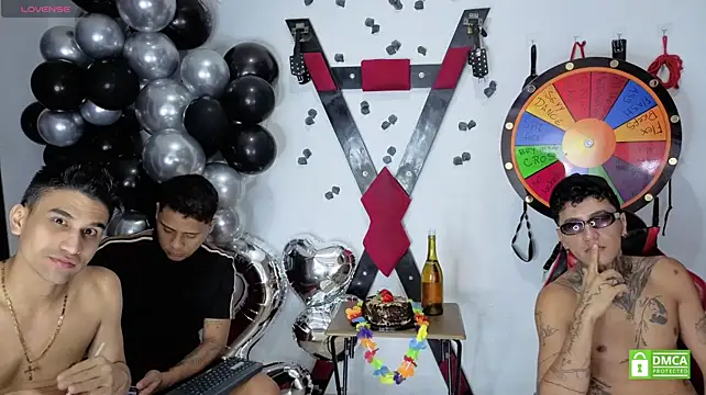 EliteBoysLive: διαδικτυακό σόου στην κάμερα