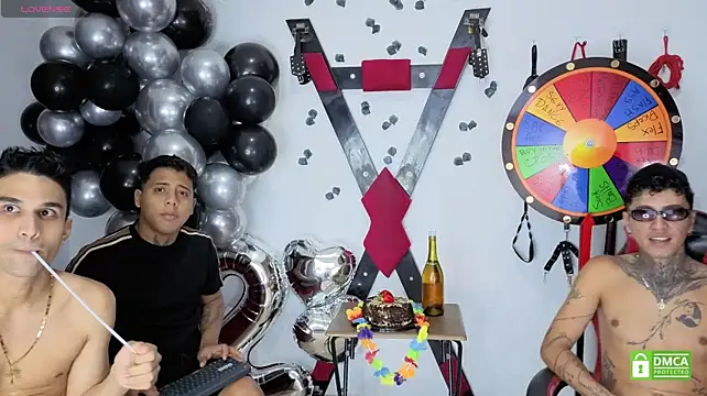 EliteBoysLive: διαδικτυακό σόου στην κάμερα