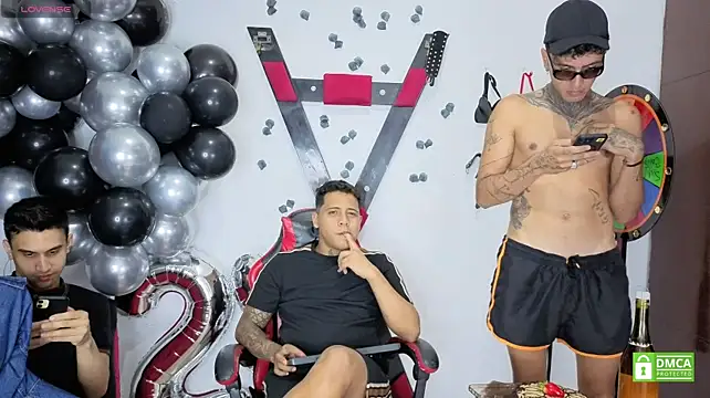 EliteBoysLive Pertunjukan Webcam