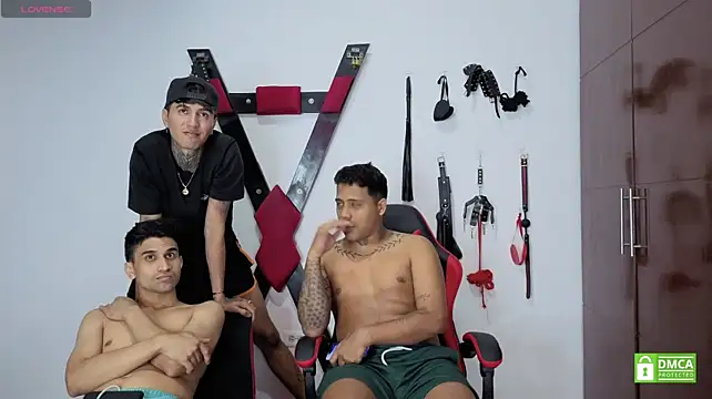 EliteBoysLive Pertunjukan Webcam